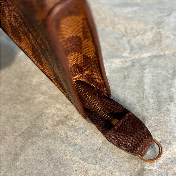 Louis Vuitton Damier Ebene wristlet Pouch - Picture 15 of 16
